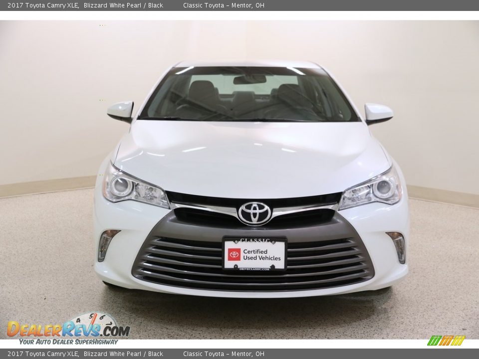 2017 Toyota Camry XLE Blizzard White Pearl / Black Photo #2