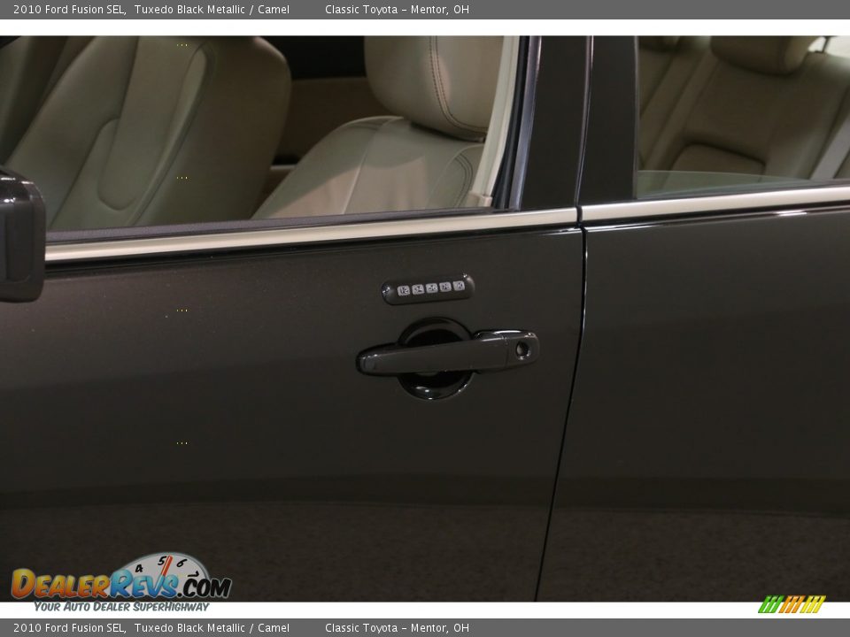 2010 Ford Fusion SEL Tuxedo Black Metallic / Camel Photo #4