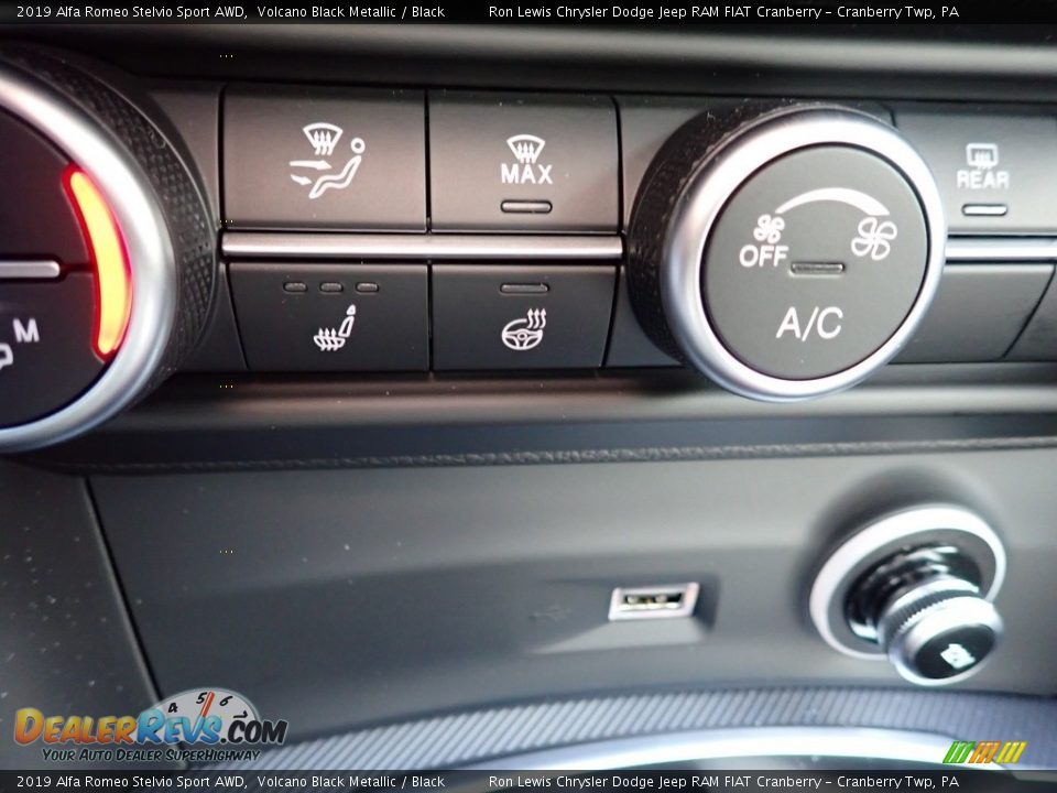 2019 Alfa Romeo Stelvio Sport AWD Volcano Black Metallic / Black Photo #23