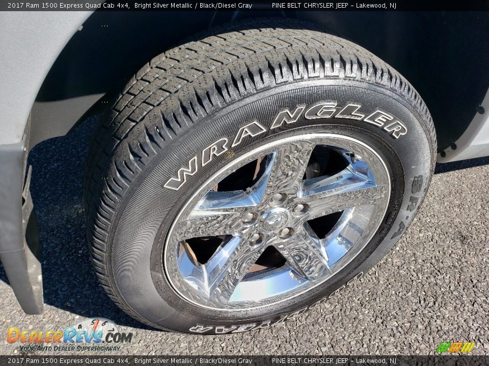 2017 Ram 1500 Express Quad Cab 4x4 Bright Silver Metallic / Black/Diesel Gray Photo #16