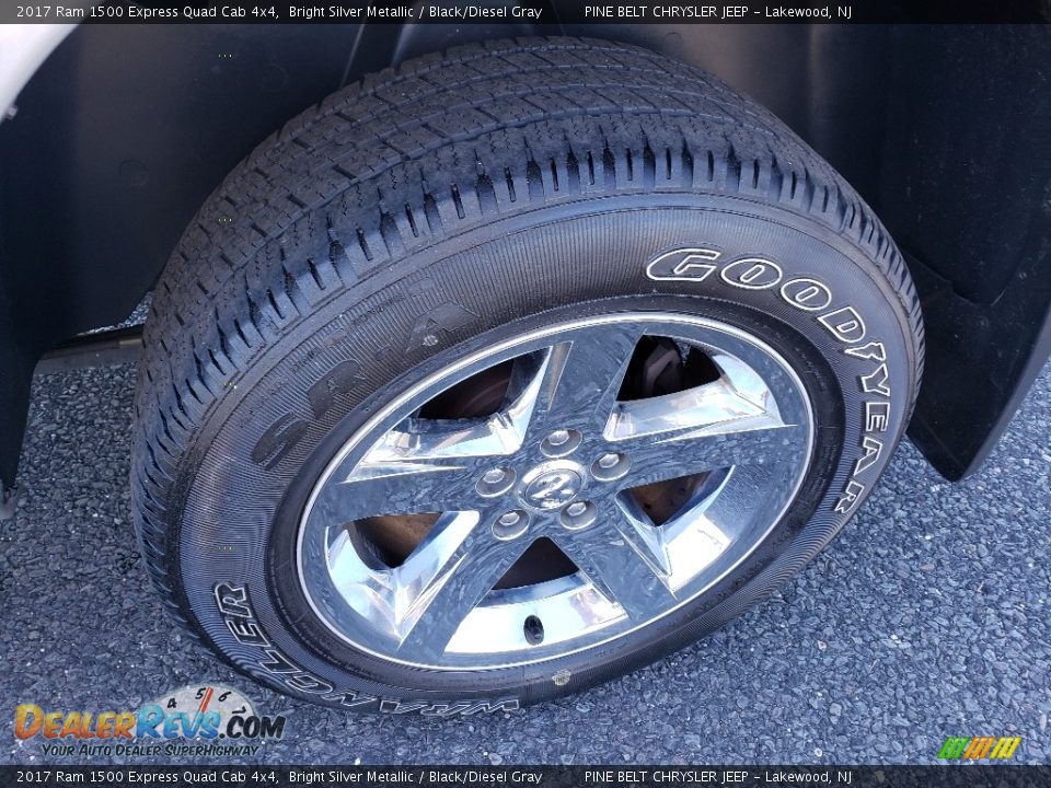 2017 Ram 1500 Express Quad Cab 4x4 Bright Silver Metallic / Black/Diesel Gray Photo #18