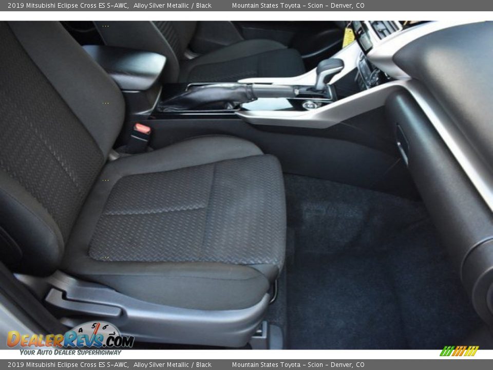 Front Seat of 2019 Mitsubishi Eclipse Cross ES S-AWC Photo #17