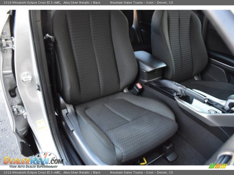 Front Seat of 2019 Mitsubishi Eclipse Cross ES S-AWC Photo #18