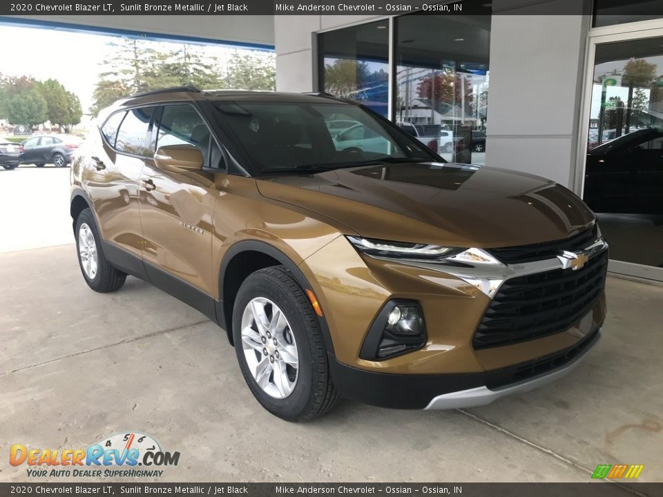 Front 3/4 View of 2020 Chevrolet Blazer LT Photo #1