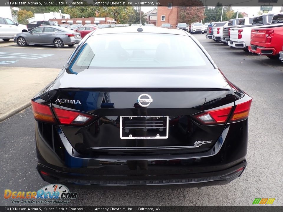 2019 Nissan Altima S Super Black / Charcoal Photo #5