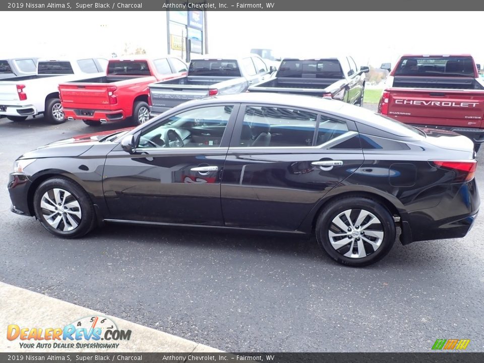 2019 Nissan Altima S Super Black / Charcoal Photo #7