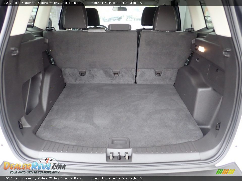 2017 Ford Escape SE Oxford White / Charcoal Black Photo #5