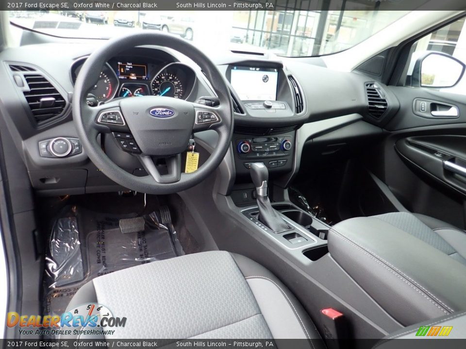 2017 Ford Escape SE Oxford White / Charcoal Black Photo #17