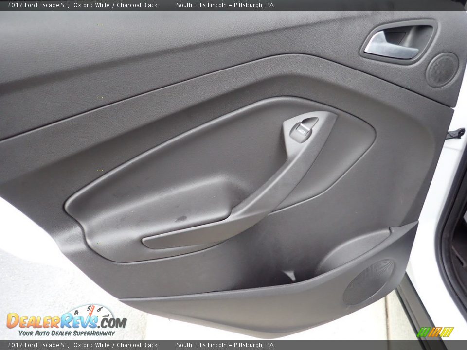 2017 Ford Escape SE Oxford White / Charcoal Black Photo #18
