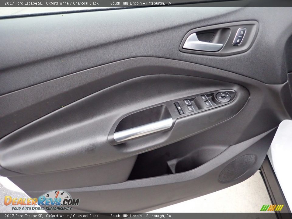 2017 Ford Escape SE Oxford White / Charcoal Black Photo #19