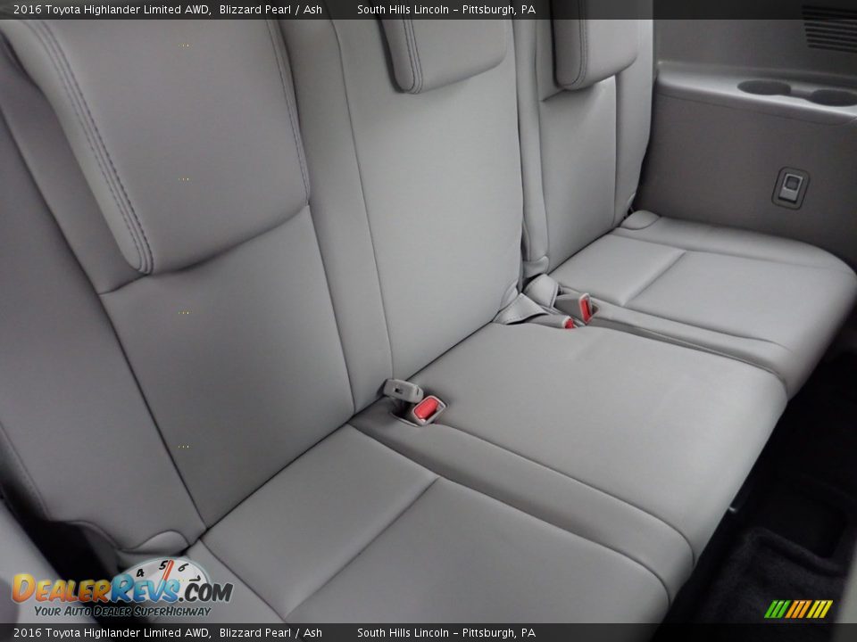 2016 Toyota Highlander Limited AWD Blizzard Pearl / Ash Photo #15