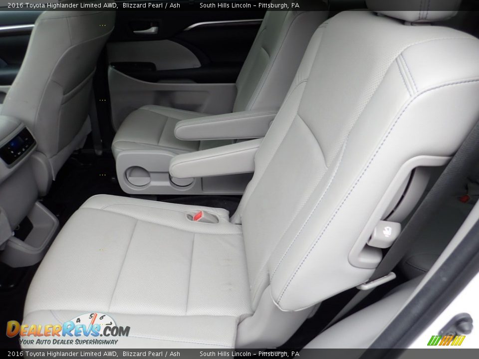 2016 Toyota Highlander Limited AWD Blizzard Pearl / Ash Photo #17