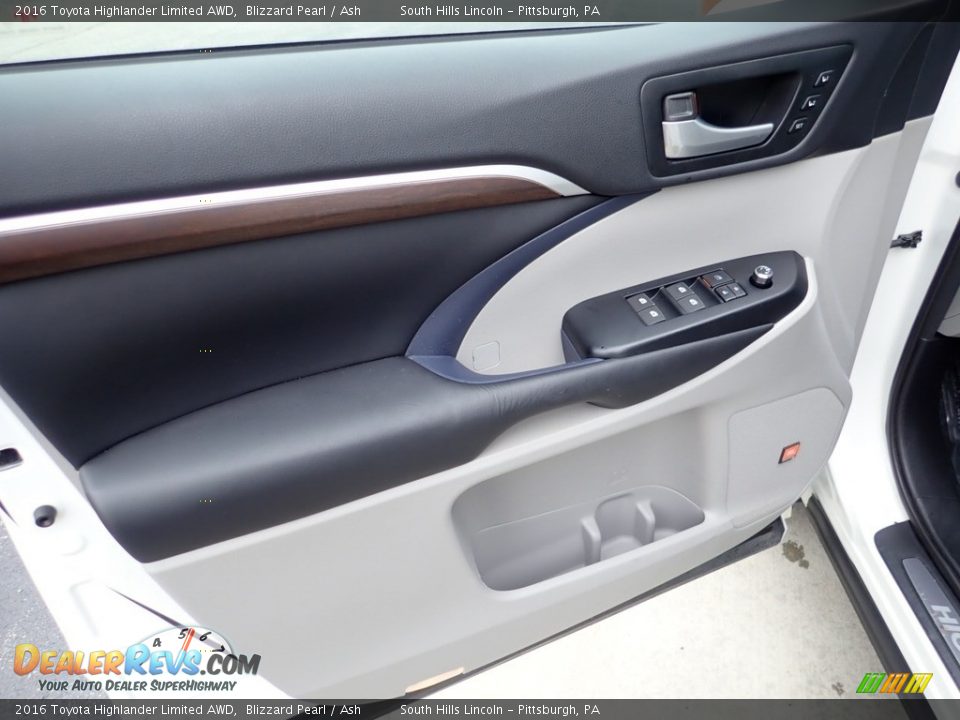 2016 Toyota Highlander Limited AWD Blizzard Pearl / Ash Photo #19