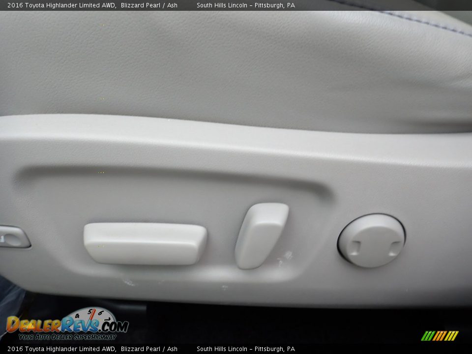 2016 Toyota Highlander Limited AWD Blizzard Pearl / Ash Photo #21