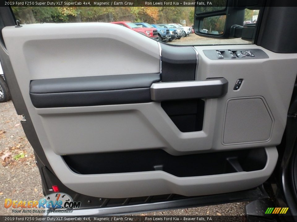 2019 Ford F250 Super Duty XLT SuperCab 4x4 Magnetic / Earth Gray Photo #16