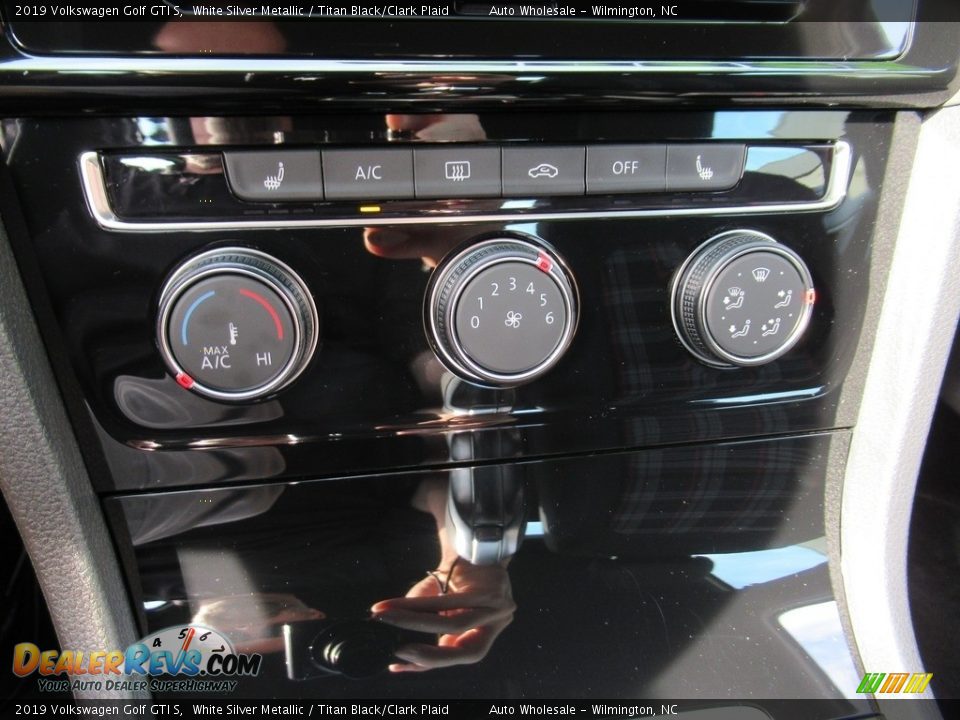 2019 Volkswagen Golf GTI S White Silver Metallic / Titan Black/Clark Plaid Photo #17