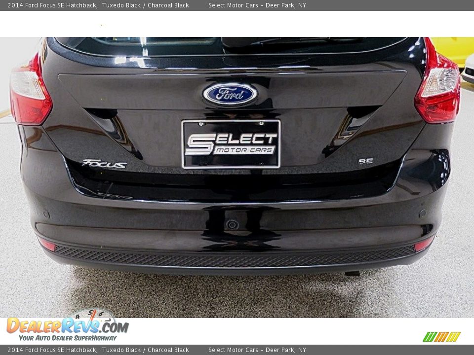 2014 Ford Focus SE Hatchback Tuxedo Black / Charcoal Black Photo #5