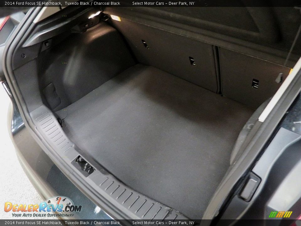 2014 Ford Focus SE Hatchback Tuxedo Black / Charcoal Black Photo #17