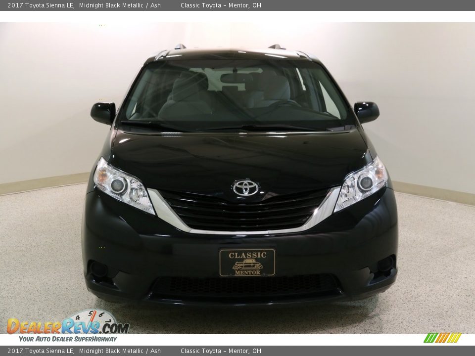 2017 Toyota Sienna LE Midnight Black Metallic / Ash Photo #2