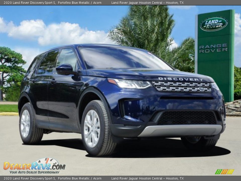 Front 3/4 View of 2020 Land Rover Discovery Sport S Photo #2