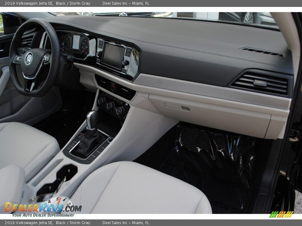 2019 Volkswagen Jetta SE Black / Storm Gray Photo #17