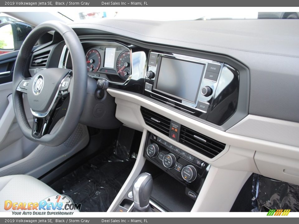 2019 Volkswagen Jetta SE Black / Storm Gray Photo #19