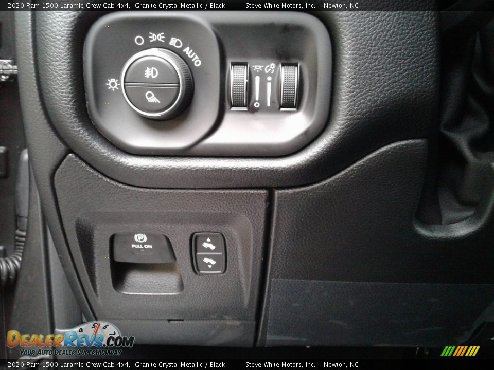 2020 Ram 1500 Laramie Crew Cab 4x4 Granite Crystal Metallic / Black Photo #17