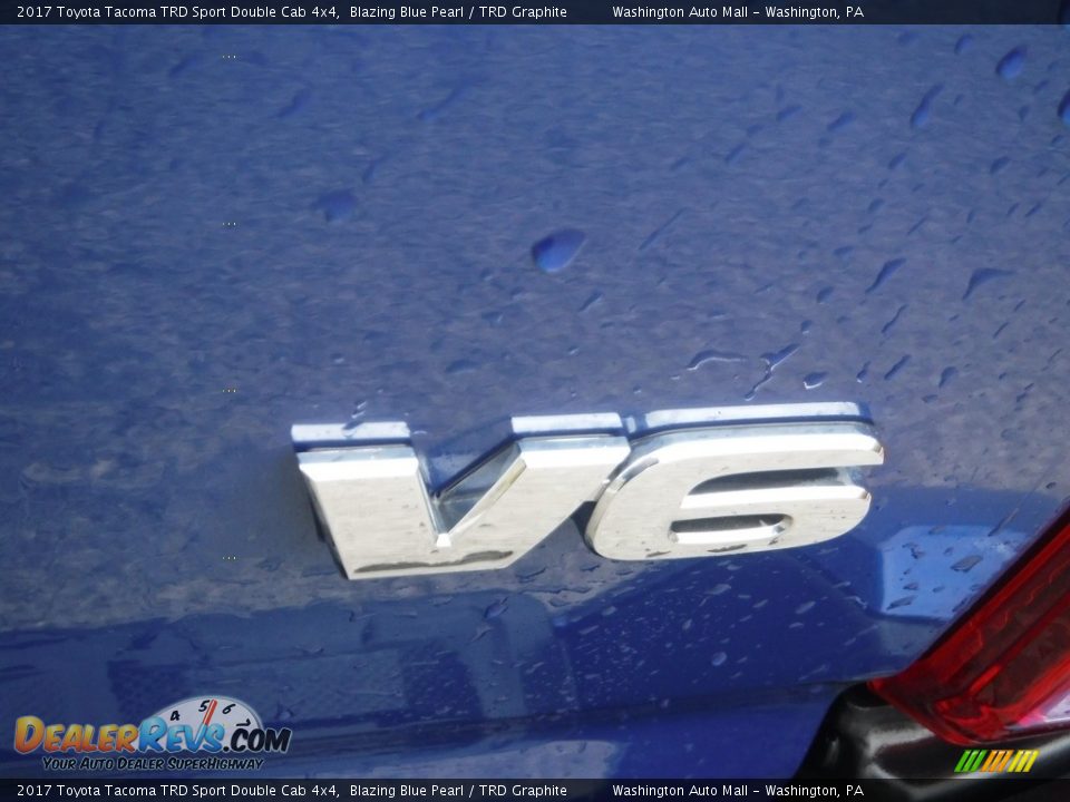 2017 Toyota Tacoma TRD Sport Double Cab 4x4 Blazing Blue Pearl / TRD Graphite Photo #12