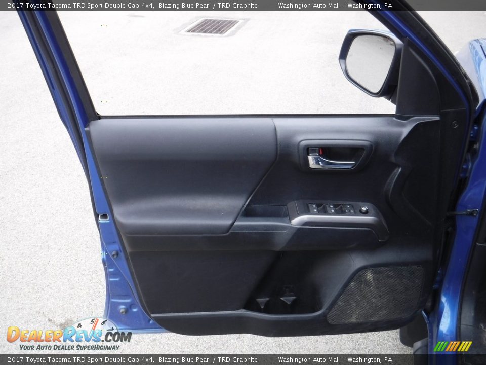 2017 Toyota Tacoma TRD Sport Double Cab 4x4 Blazing Blue Pearl / TRD Graphite Photo #19