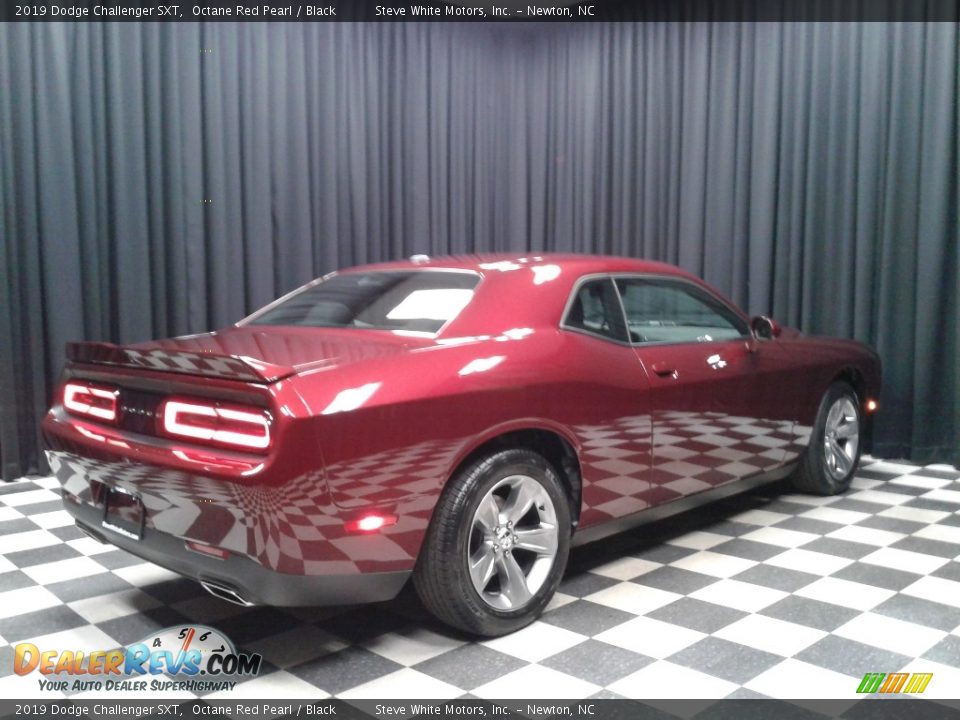 2019 Dodge Challenger SXT Octane Red Pearl / Black Photo #6