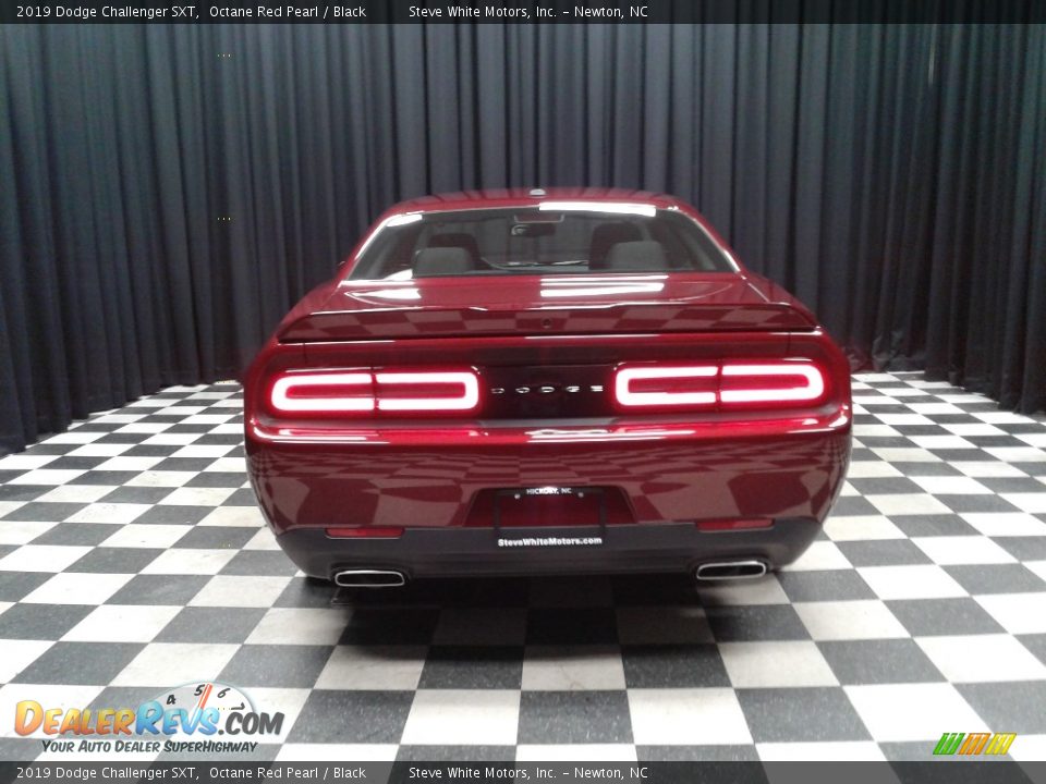 2019 Dodge Challenger SXT Octane Red Pearl / Black Photo #7