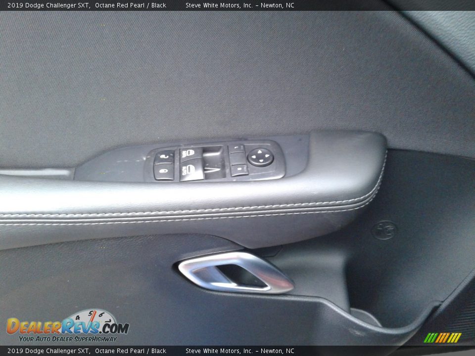 2019 Dodge Challenger SXT Octane Red Pearl / Black Photo #9