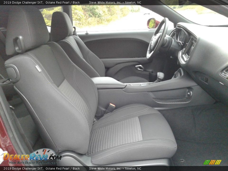 2019 Dodge Challenger SXT Octane Red Pearl / Black Photo #14