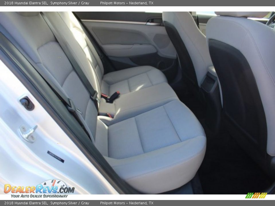 2018 Hyundai Elantra SEL Symphony Silver / Gray Photo #24