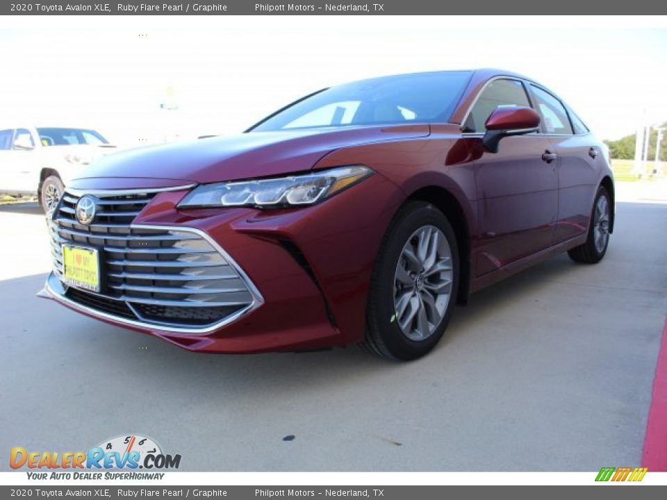 2020 Toyota Avalon XLE Ruby Flare Pearl / Graphite Photo #4