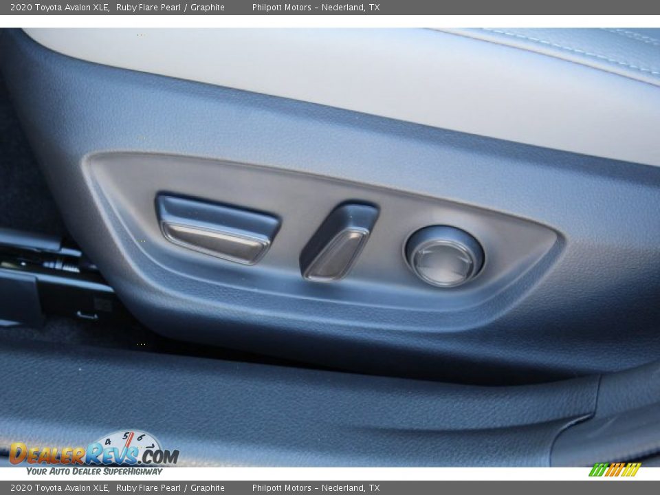 2020 Toyota Avalon XLE Ruby Flare Pearl / Graphite Photo #11