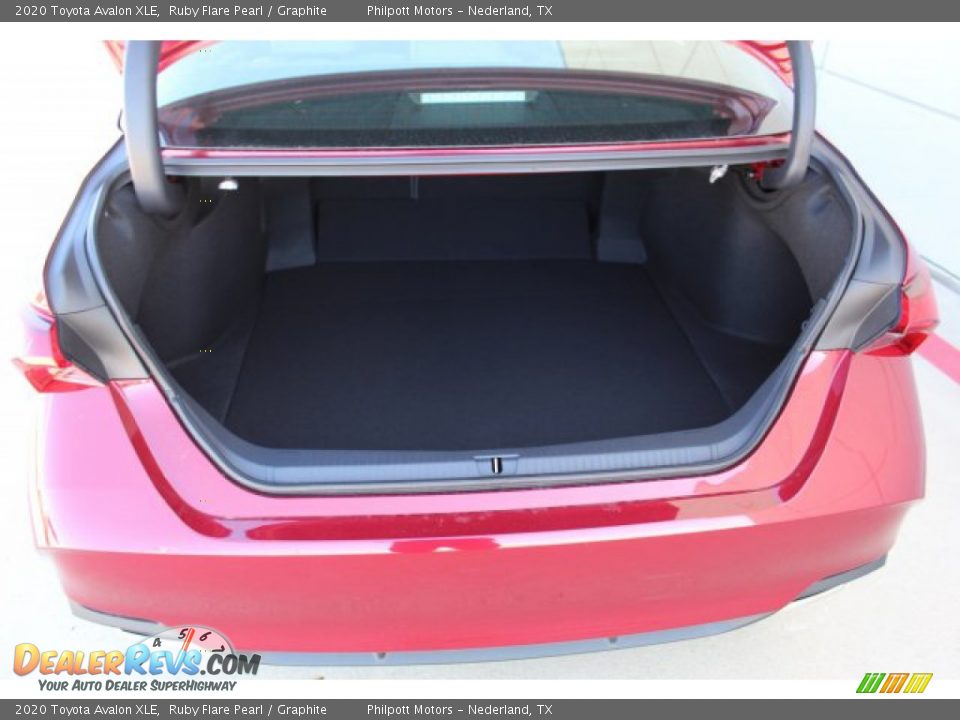 2020 Toyota Avalon XLE Ruby Flare Pearl / Graphite Photo #25