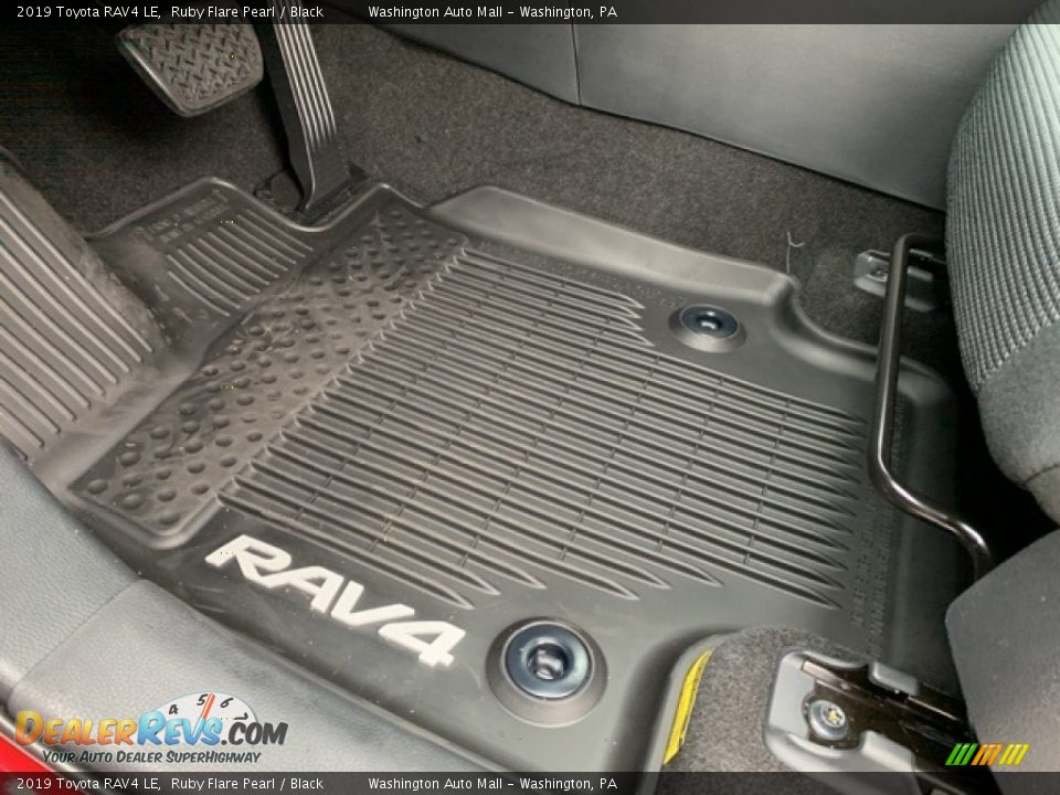 2019 Toyota RAV4 LE Ruby Flare Pearl / Black Photo #6