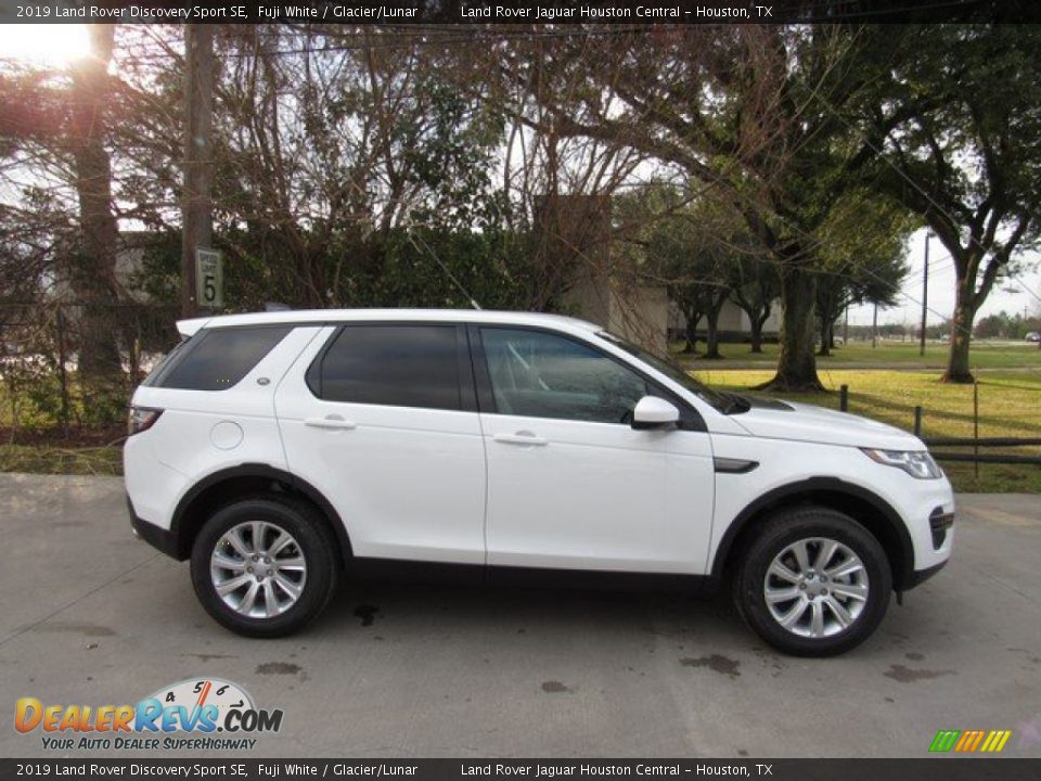 2019 Land Rover Discovery Sport SE Fuji White / Glacier/Lunar Photo #6