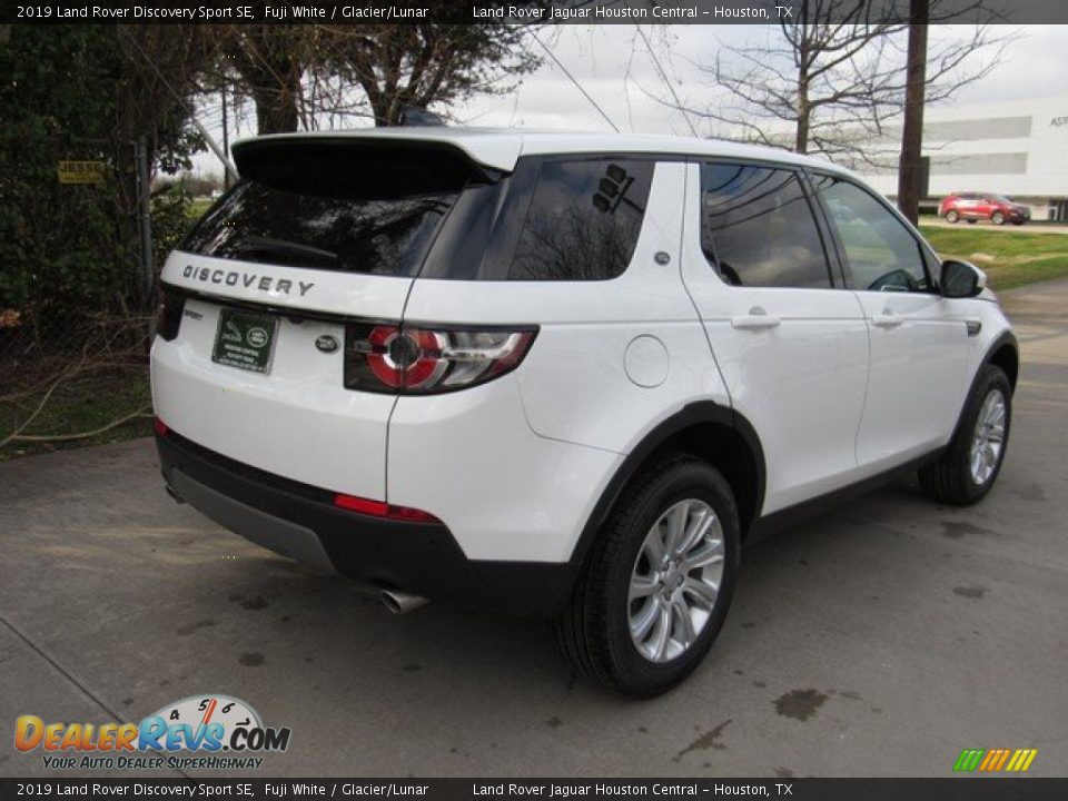 2019 Land Rover Discovery Sport SE Fuji White / Glacier/Lunar Photo #7