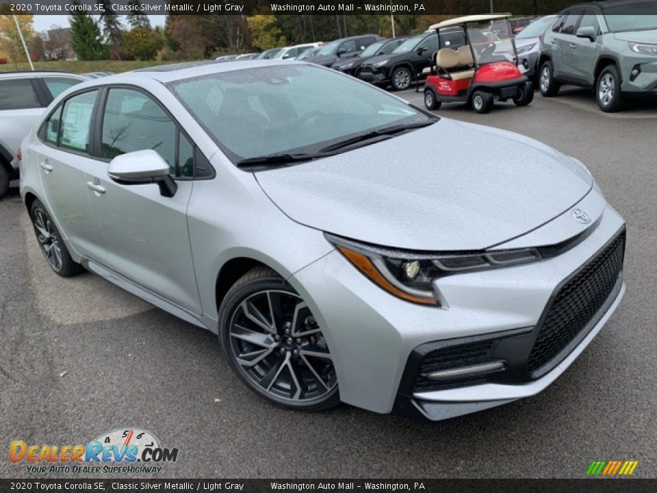 Front 3/4 View of 2020 Toyota Corolla SE Photo #1