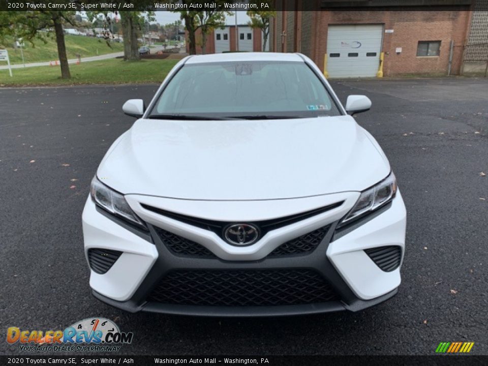 2020 Toyota Camry SE Super White / Ash Photo #2