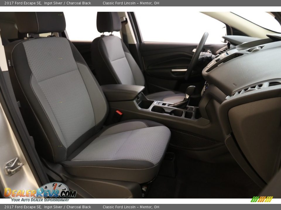 2017 Ford Escape SE Ingot Silver / Charcoal Black Photo #13