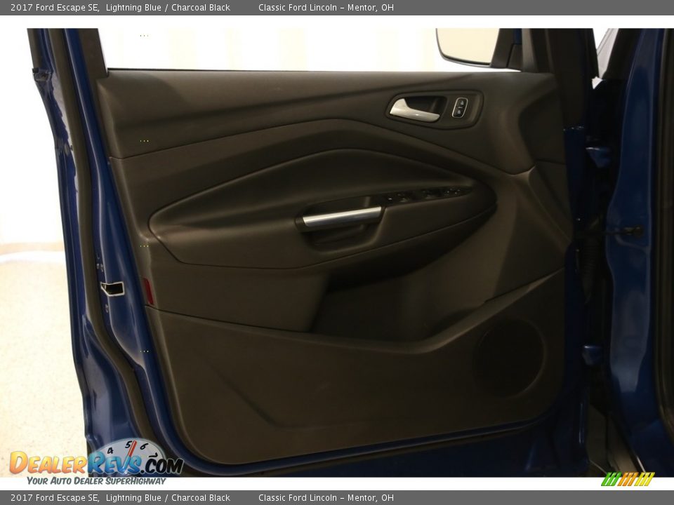 2017 Ford Escape SE Lightning Blue / Charcoal Black Photo #4