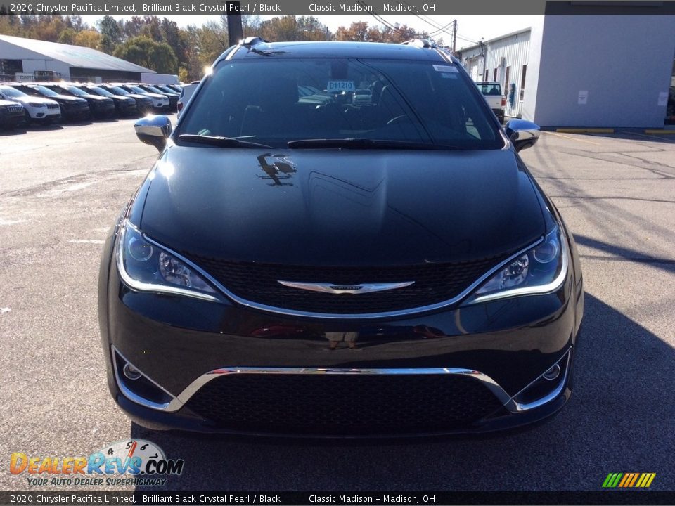 2020 Chrysler Pacifica Limited Brilliant Black Crystal Pearl / Black Photo #4