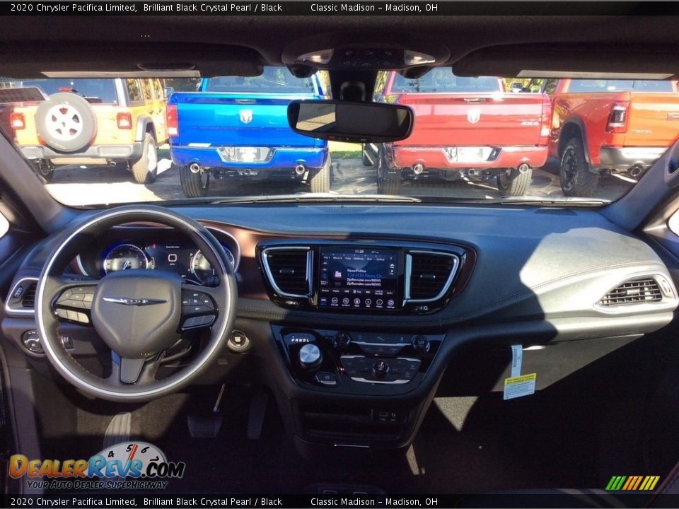 2020 Chrysler Pacifica Limited Brilliant Black Crystal Pearl / Black Photo #12