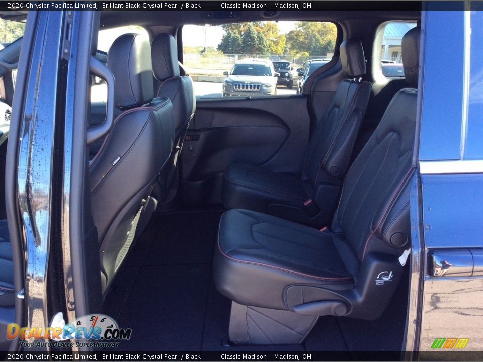 2020 Chrysler Pacifica Limited Brilliant Black Crystal Pearl / Black Photo #17
