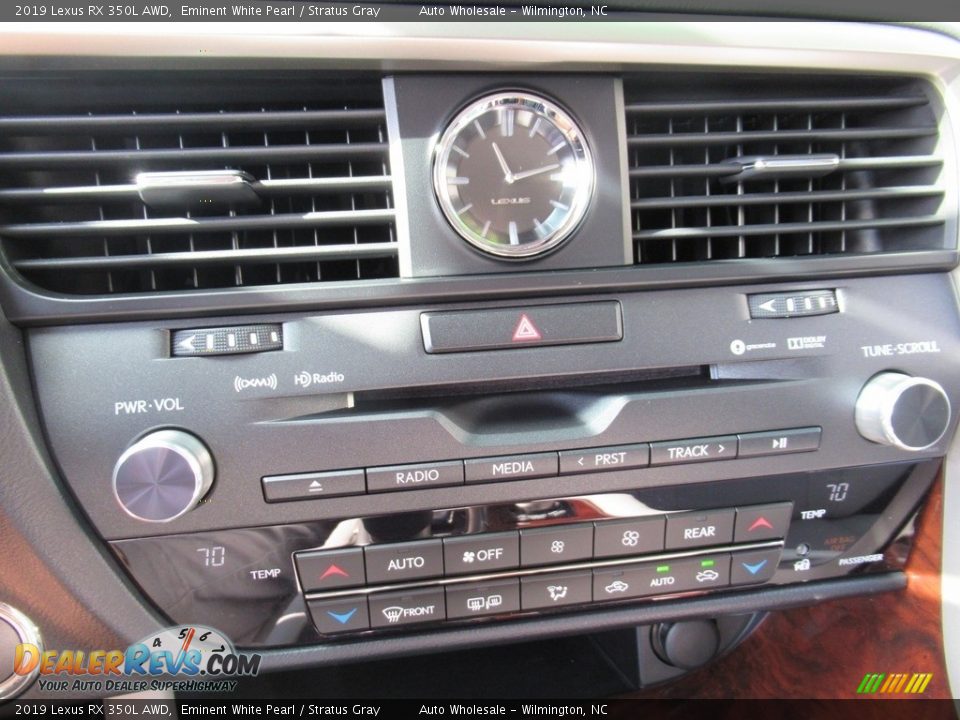 2019 Lexus RX 350L AWD Eminent White Pearl / Stratus Gray Photo #17