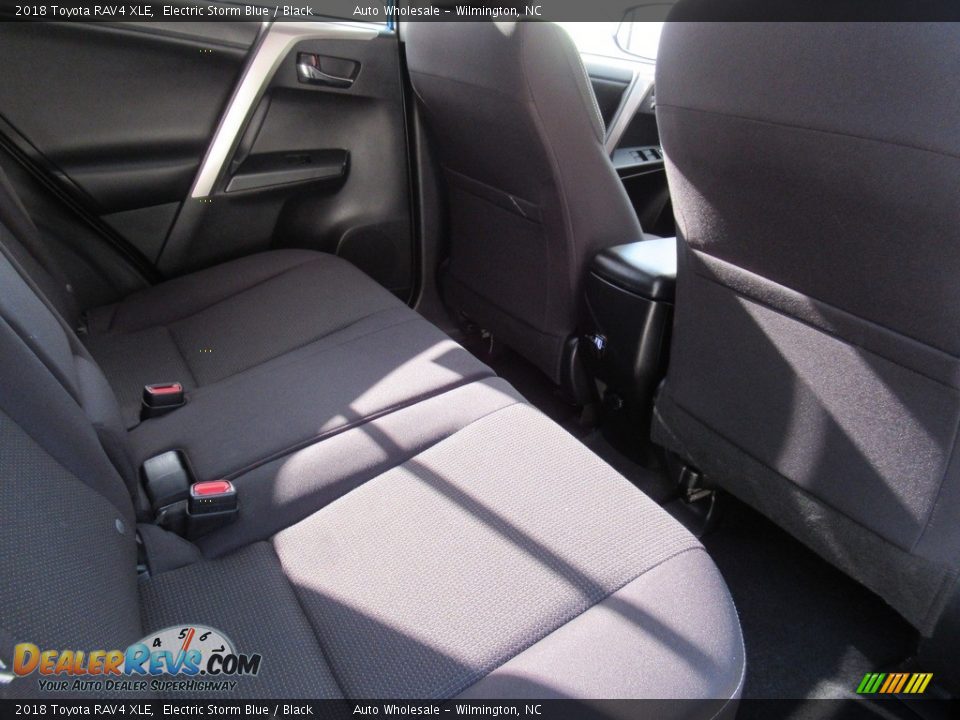 2018 Toyota RAV4 XLE Electric Storm Blue / Black Photo #13