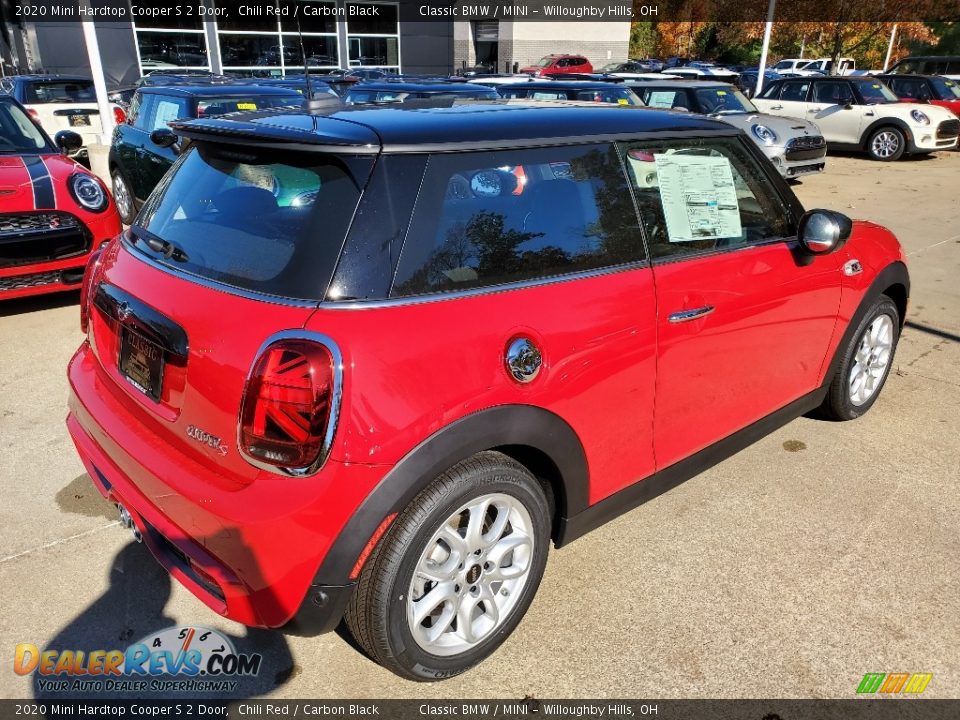 2020 Mini Hardtop Cooper S 2 Door Chili Red / Carbon Black Photo #2